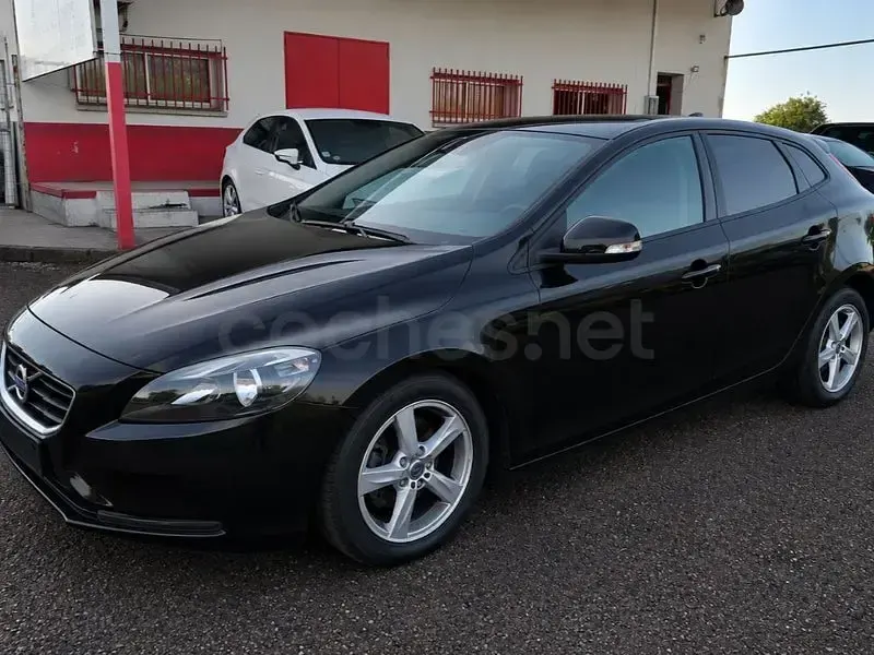 Usado Volvo V40 Kinetic 115 CV (84 kW) 2014 Negro Berlina