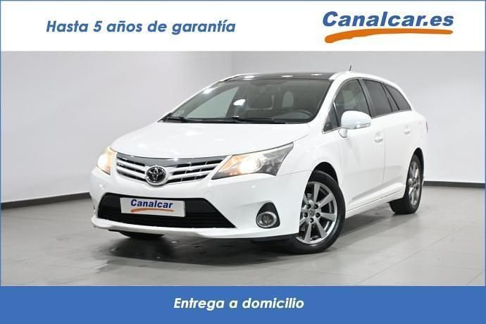 Usado Toyota Avensis Executive 124 CV (91 kW) 2013 Blanco Familiar