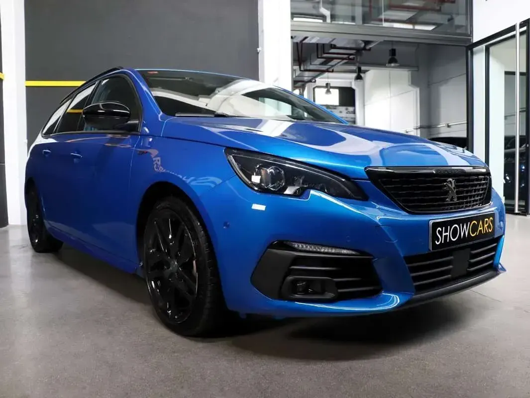 Usado Peugeot 308 SW GT 131 CV (96 kW) 2021 Azul Familiar