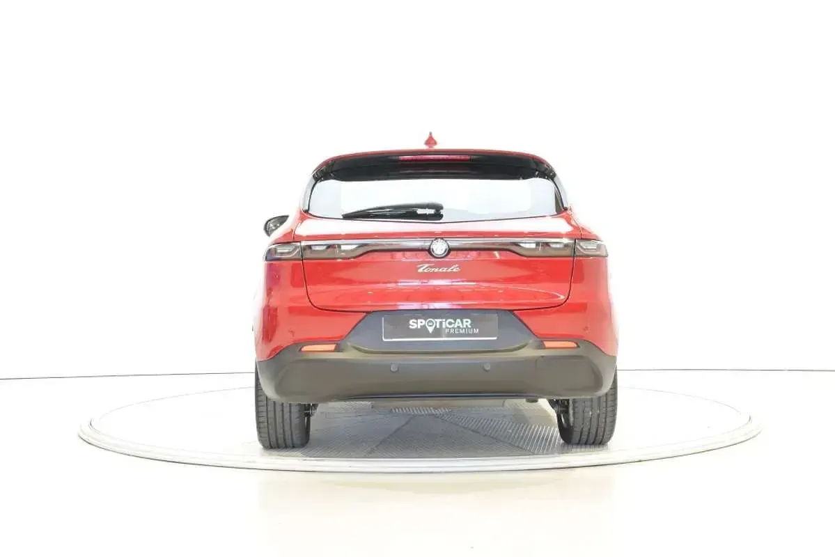 Usado Alfa Romeo Tonale Sprint 130 CV (95 kW) 2023 Rojo SUV