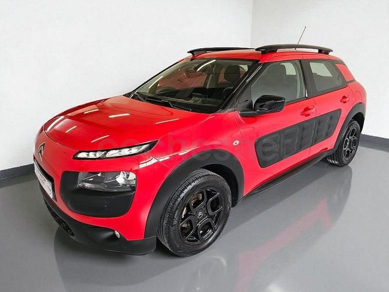 Usado Citroën C4 Feel 82 CV (60 kW) 2016 Rojo Berlina