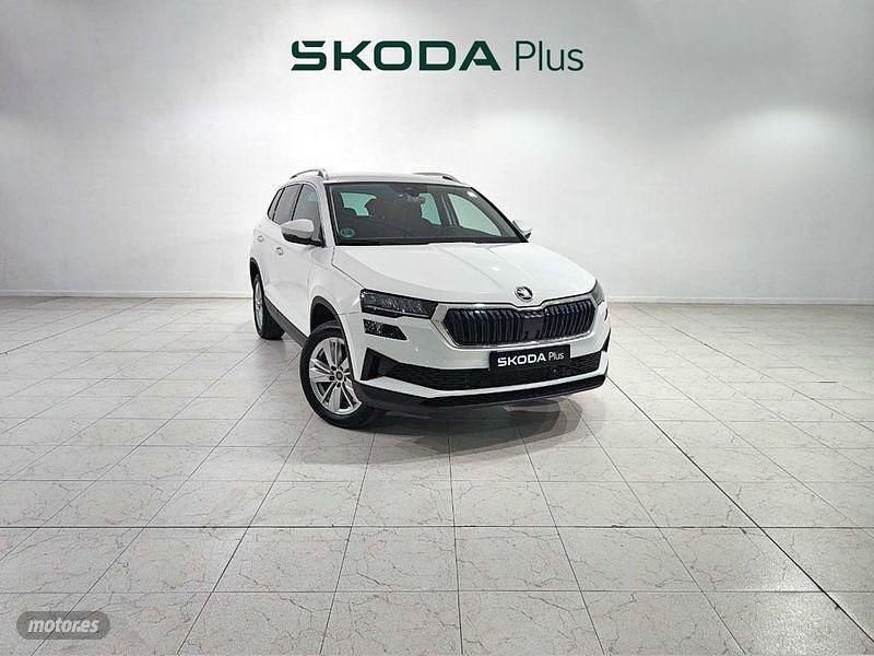 Usado Skoda Karoq Selection 150 CV (110 kW) 2025 Blanco SUV