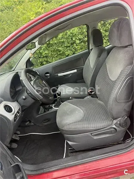 Usado Citroën C2 70 CV (51 kW) 2007 Granate Utilitario