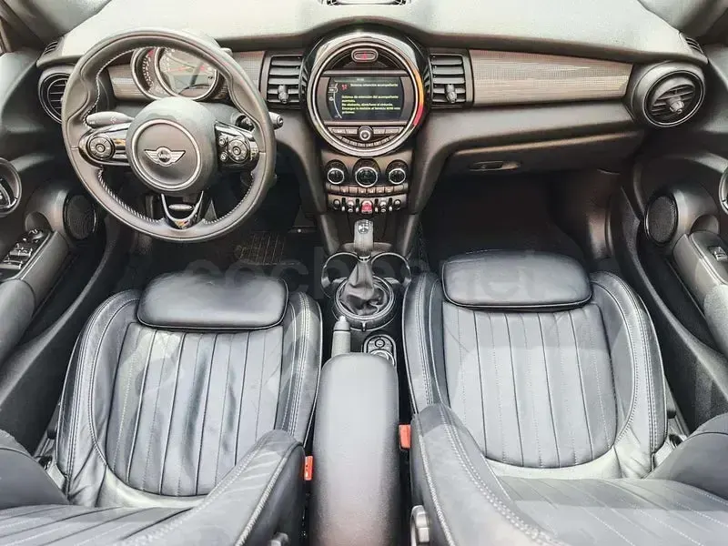 Usado Mini Cooper Cabriolet 136 CV (100 kW) 2017 Rojo Descapotable