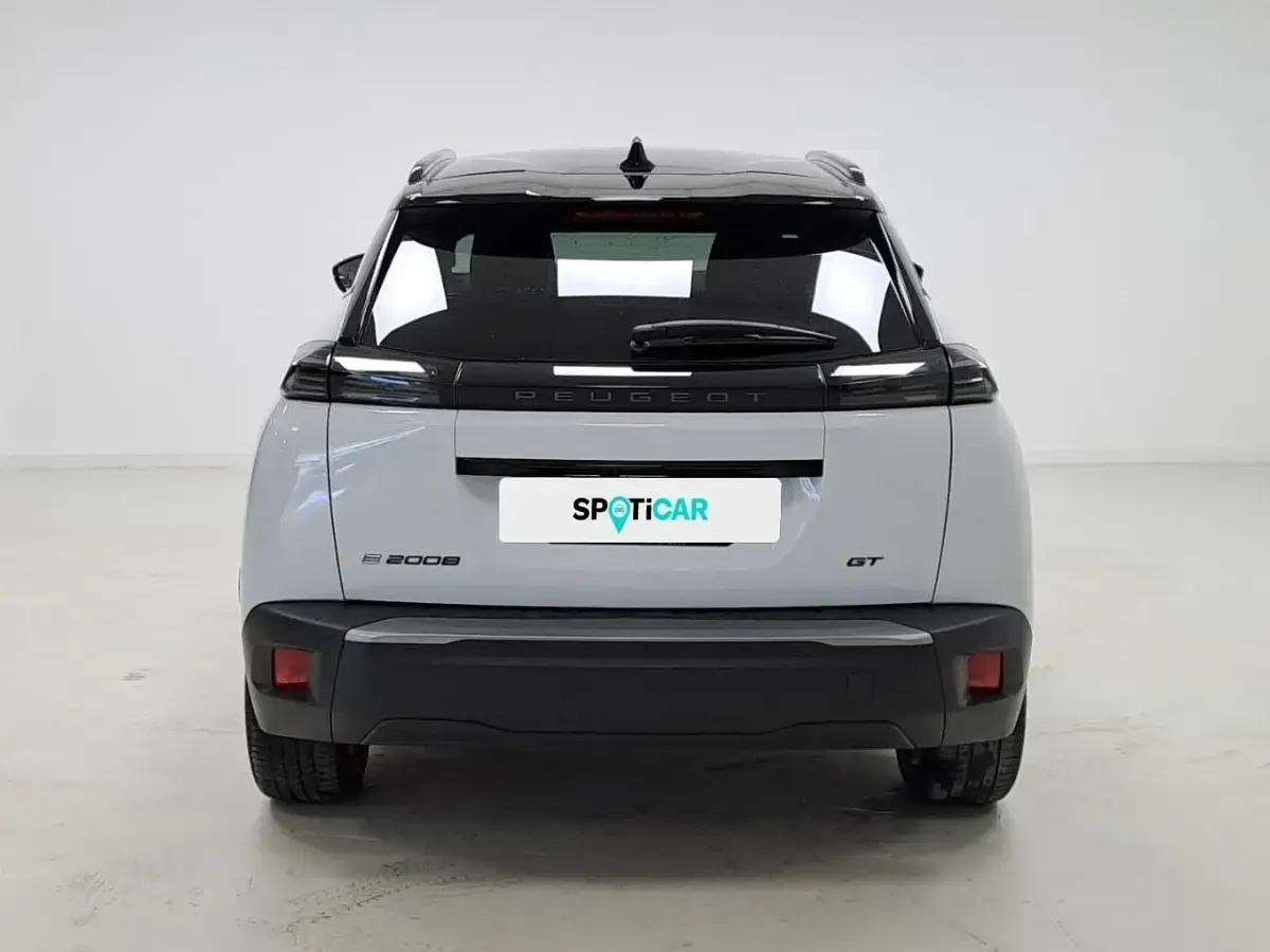 Usado Peugeot e-2008 GT 114 kW (156 CV) 2025 Negro SUV