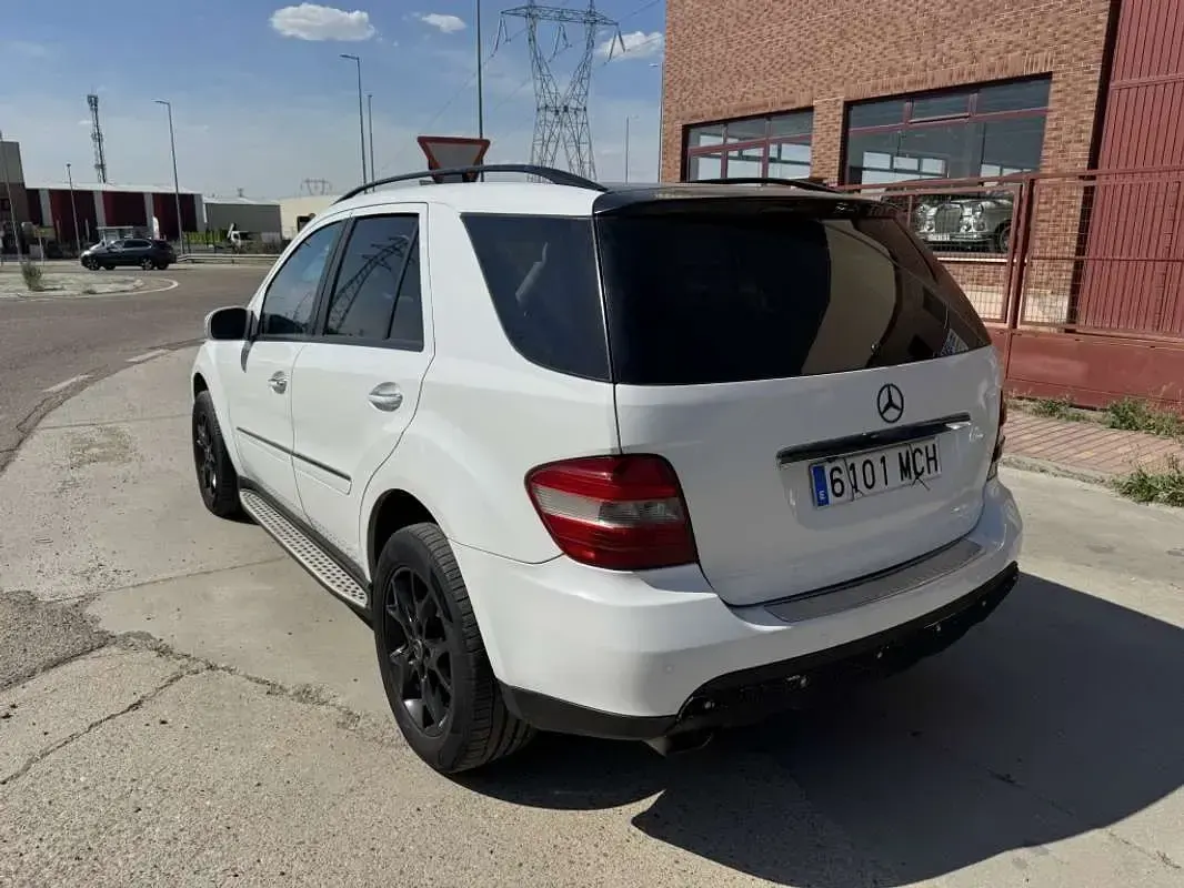 Usado Mercedes ML280 189 CV (139 kW) 2008 Blanco SUV