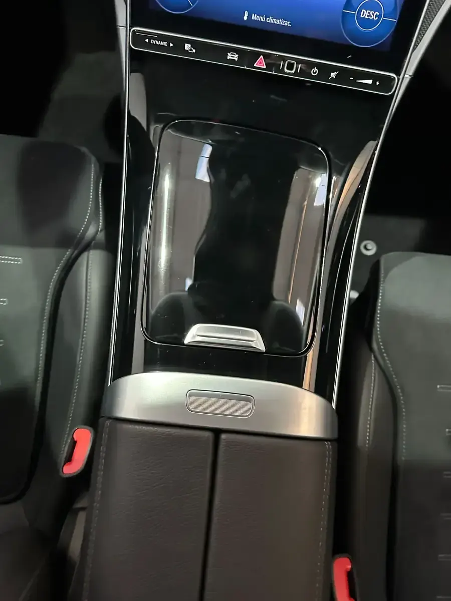 Usado Mercedes 220 197 CV (144 kW) 2023 Azul Berlina