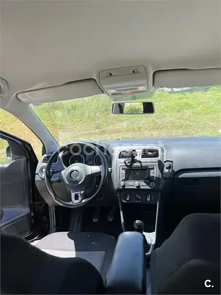 Usado VW Polo 75 CV (55 kW) 2013 Negro Utilitario