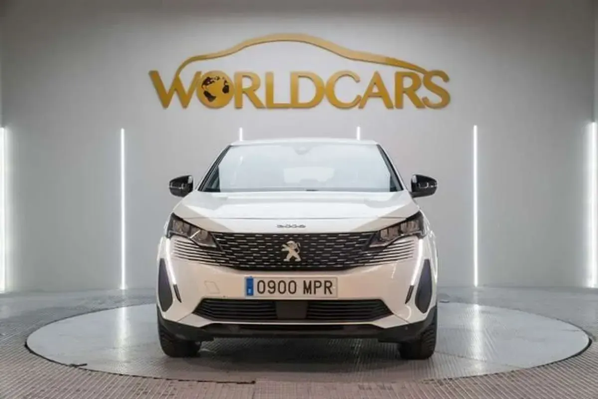 Usado Peugeot 3008 Active 131 CV (96 kW) 2024 Blanco SUV