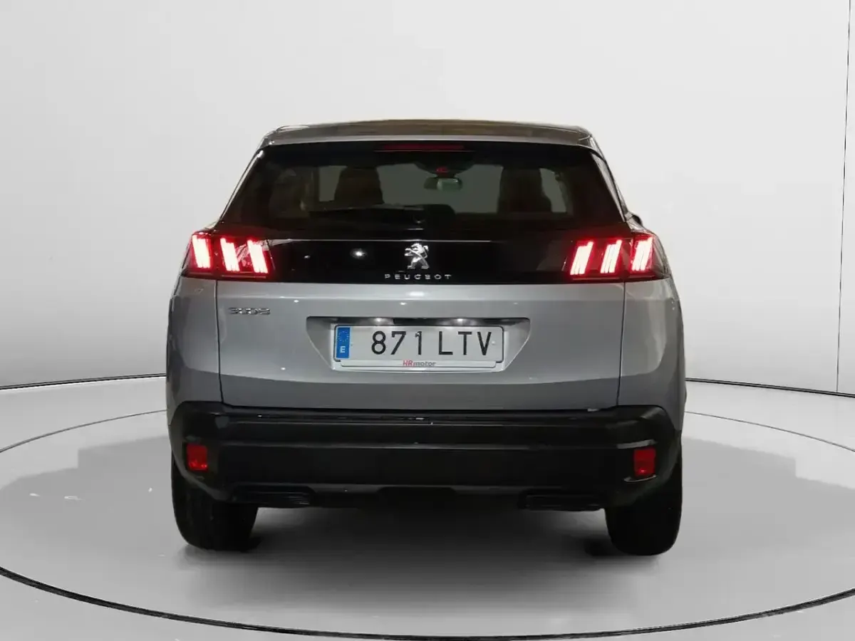 Usado Peugeot 3008 Active 131 CV (96 kW) 2021 Gris SUV