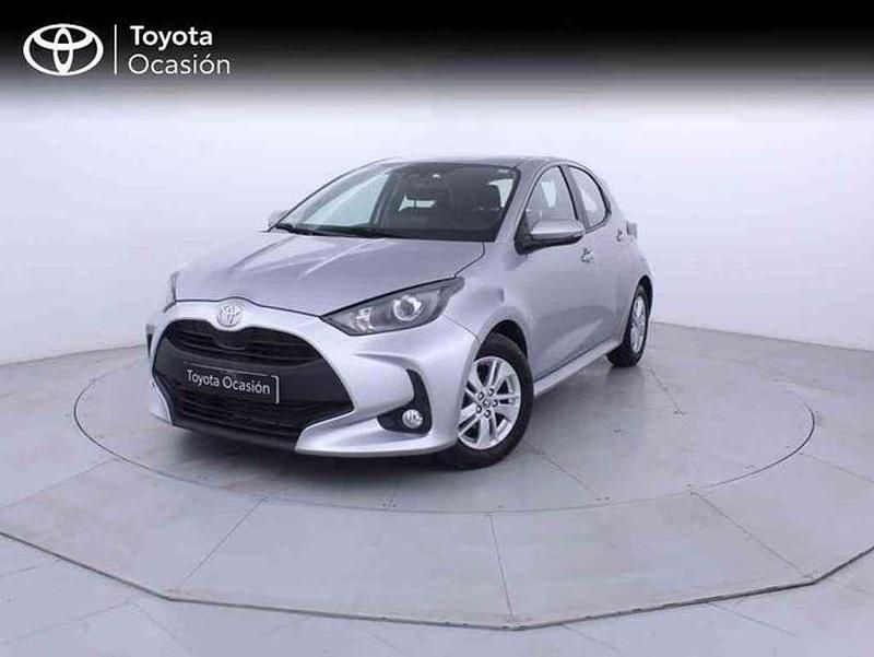 Gris Usado 2024 Toyota Yaris Edition Utilitario | 16.300 € (Buen precio) - Imagen 1/4