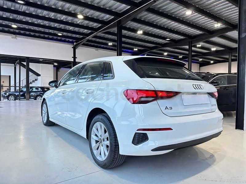 Usado Audi A3 110 CV (80 kW) 2021 Blanco Berlina