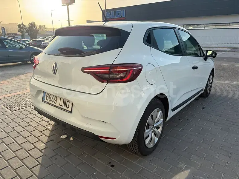 Usado Renault Clio V Business 85 CV (62 kW) 2021 Blanco Berlina