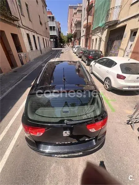 Usado Seat Altea XL Reference 105 CV (77 kW) 2012 Negro Monovolumen