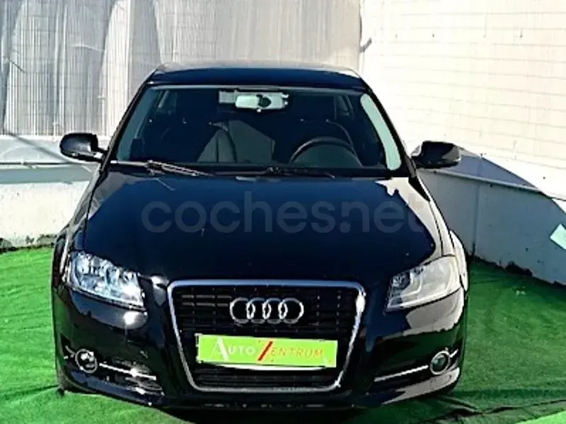 Usado Audi A3 Sportback Ambition 105 CV (77 kW) 2012 Negro Utilitario
