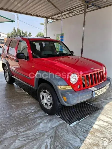 Usado Jeep Cherokee Sport 163 CV (119 kW) 2006 Rojo SUV