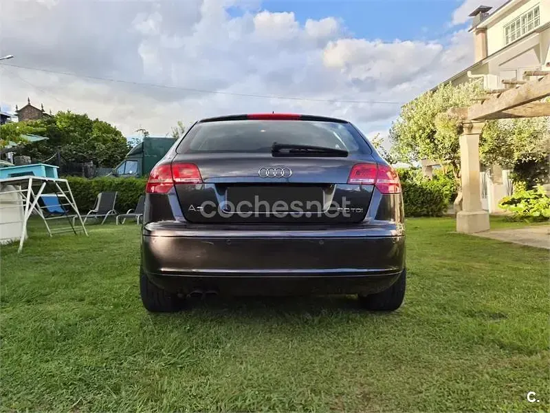 Usado Audi A3 Sportback Ambition 140 CV (102 kW) 2006 Gris / plata Utilitario