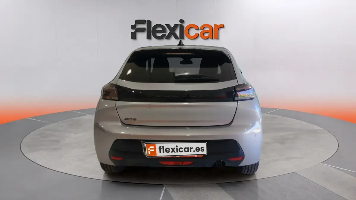 Usado Peugeot 208 Allure 101 CV (74 kW) 2025 Gris Utilitario