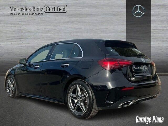 Usado Mercedes A180 AMG line 136 CV (100 kW) 2025 Negro cosmos