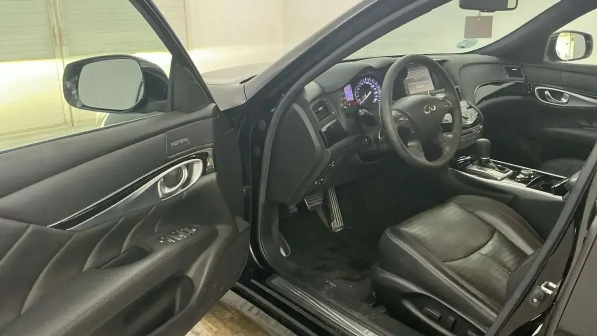 Usado Infiniti Q70 Sport Tech 170 CV (125 kW) 2019 Negro Berlina