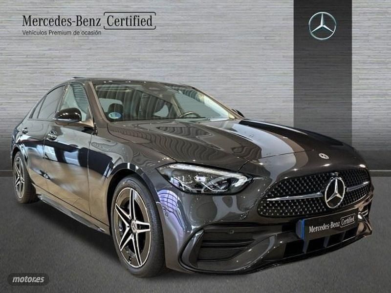 Usado Mercedes C200 AMG line 163 CV (119 kW) 2023 Gris Berlina