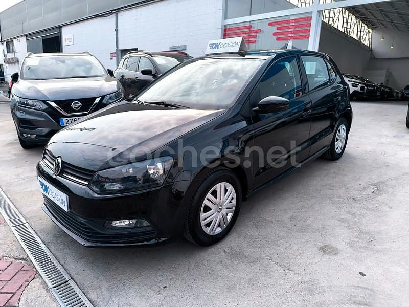 Usado VW Polo Advance 75 CV (55 kW) 2015 Negro Berlina