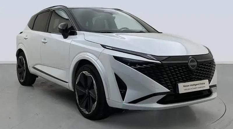 Usado Nissan Qashqai 140 CV (102 kW) 2025 Lunar white con techo midnight SUV