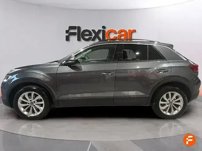 Usado VW T-Roc Advance 110 CV (80 kW) 2022 Gris SUV