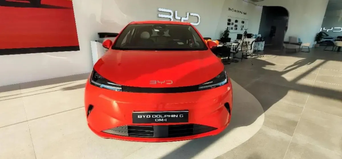 Nuevo BYD Dolphin Boost 155 kW (212 CV) 2026 Orange sunset Utilitario
