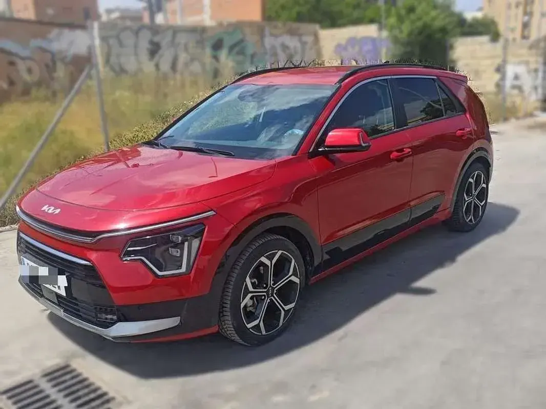 Usado Kia Niro 105 CV (77 kW) 2022 Rojo SUV