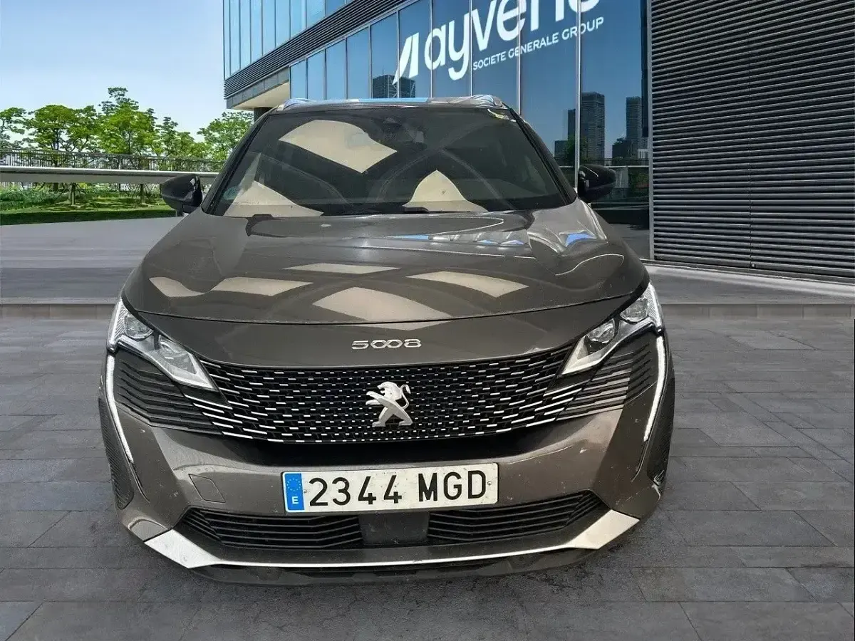 Usado Peugeot 5008 GT 131 CV (96 kW) 2023 Gris SUV