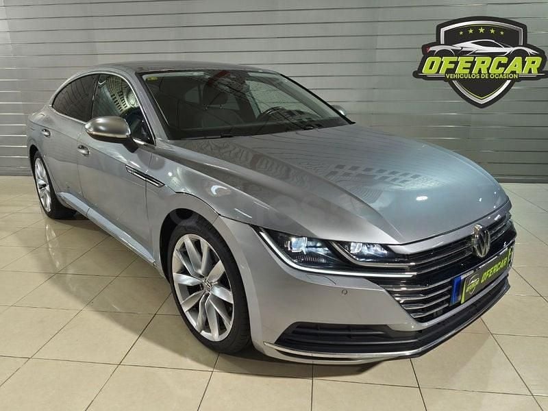 Usado VW Arteon Elegance 150 CV (110 kW) 2021 Gris / plata Berlina