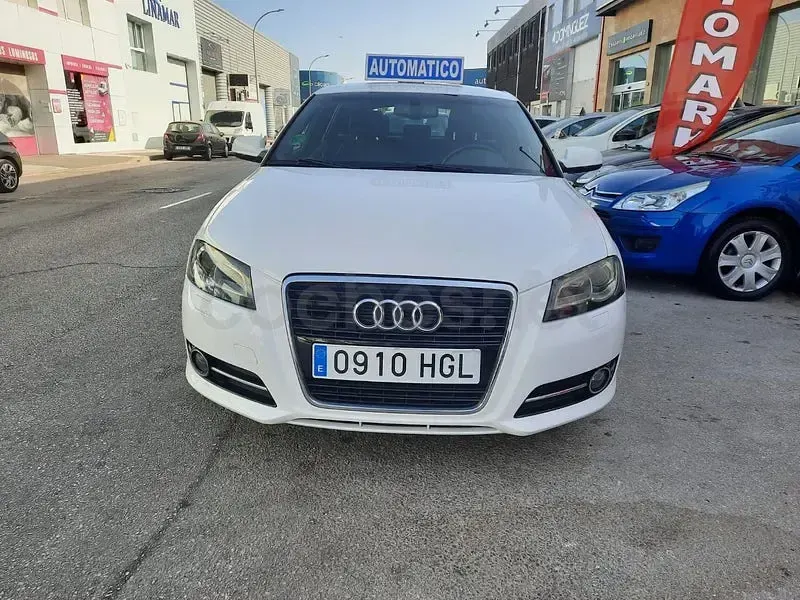 Usado Audi A3 Attraction 125 CV (91 kW) 2011 Blanco Utilitario