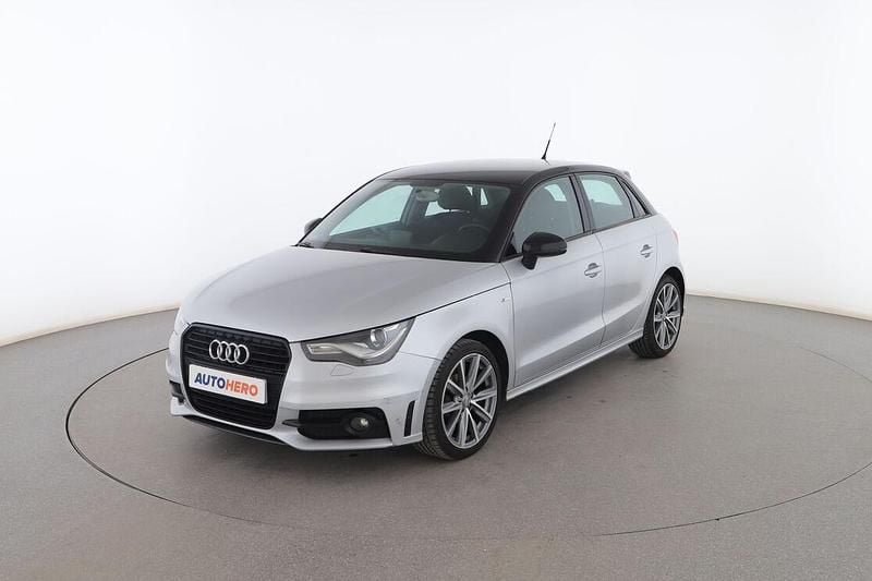 Gris Usado 2013 Audi A1 Sportback Attraction Utilitario | 9799 € (Precio justo) - Imagen 1/3