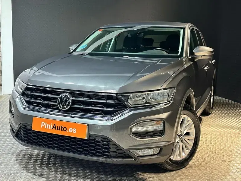 Usado VW T-Roc Edition 115 CV (84 kW) 2021 Gris / plata SUV