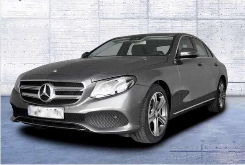 Gris Usado 2017 Mercedes E220 Avantgarde Berlina | 31.990 € (Precio justo) - Imagen 1/4