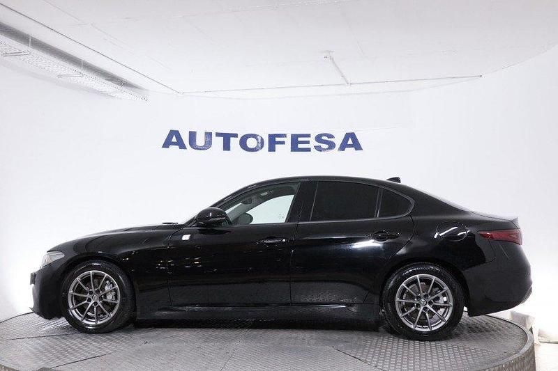 Usado Alfa Romeo Giulia Executive 150 CV (110 kW) 2019 Negro Berlina