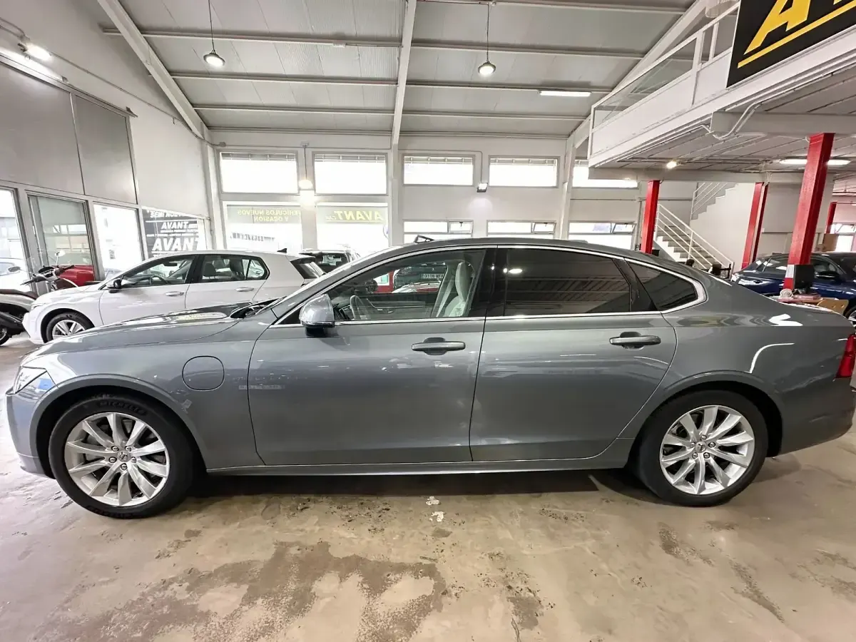Usado Volvo S90 Business Edition 390 CV (286 kW) 2019 Gris / plata Berlina