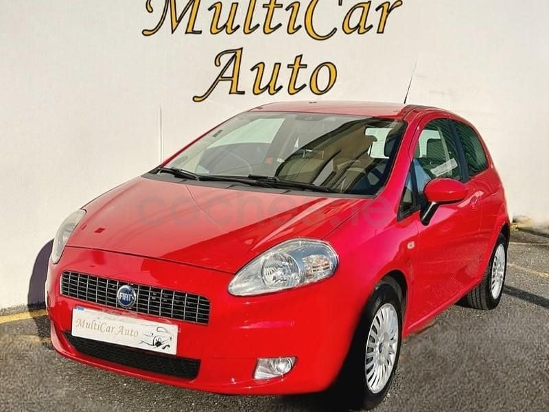 Usado Fiat Grande Punto Active 95 CV (69 kW) 2007 Granate Utilitario