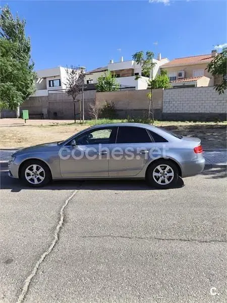 Usado Audi A4 136 CV (100 kW) 2011 Gris / plata Berlina