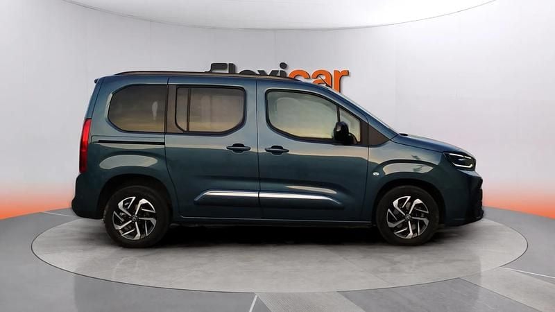 Usado Toyota Proace Verso Active 131 CV (96 kW) 2024 Azul Familiar