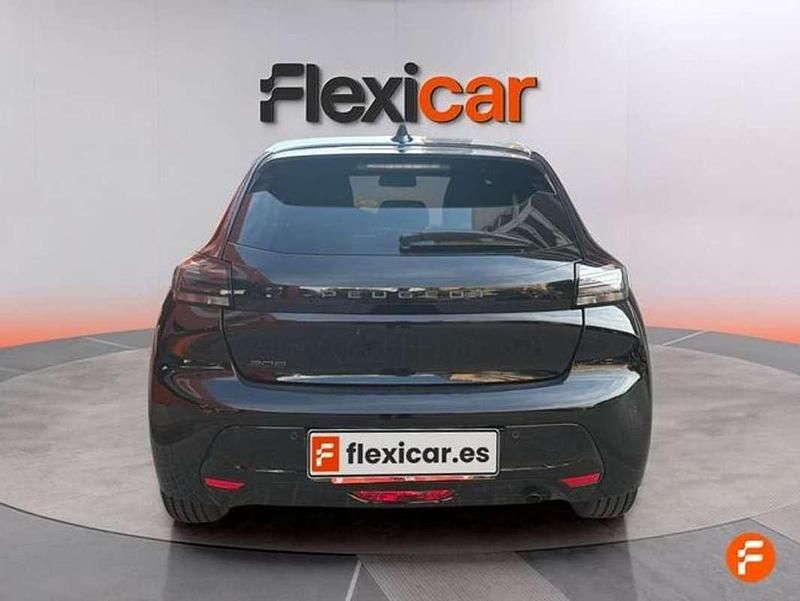 Usado Peugeot 208 Allure 101 CV (74 kW) 2025 Negro Utilitario