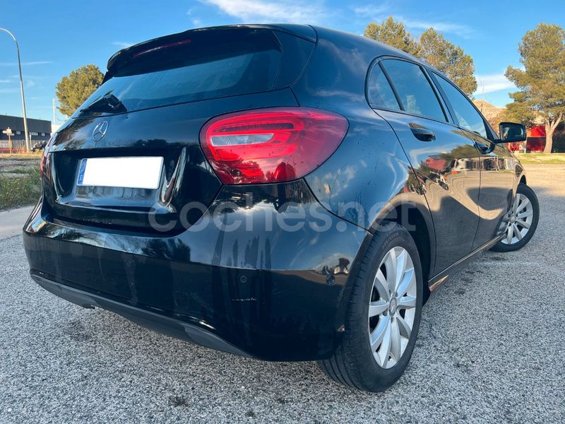 Usado Mercedes A180 Style 109 CV (80 kW) 2016 Negro Berlina