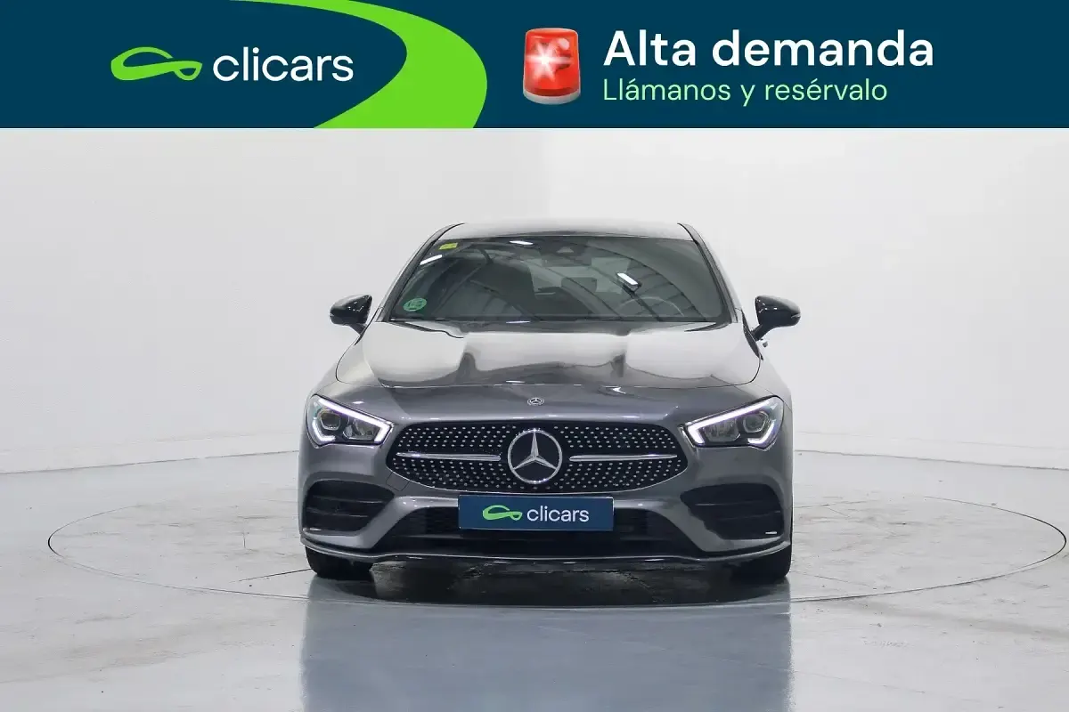 Usado Mercedes CLA200 Shooting Brake 163 CV (119 kW) 2019 Gris Familiar