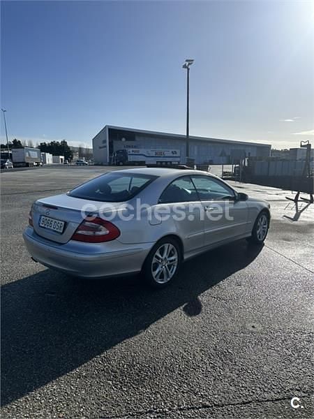 Usado Mercedes CLK240 Elegance 170 CV (125 kW) 2003 Gris / plata Coupe