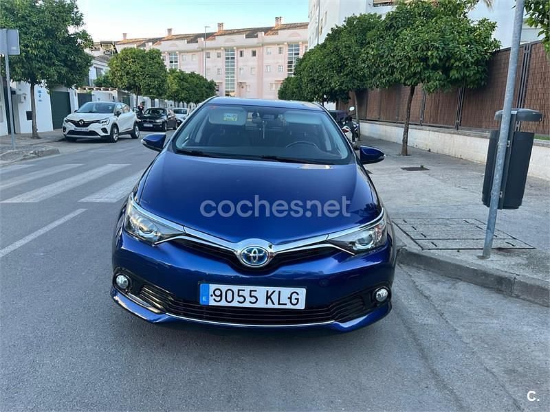 Usado Toyota Auris Hybrid Active 136 CV (100 kW) 2018 Azul Familiar