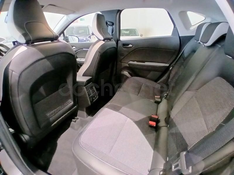 Usado Renault Captur Techno 140 CV (102 kW) 2024 Gris / plata SUV