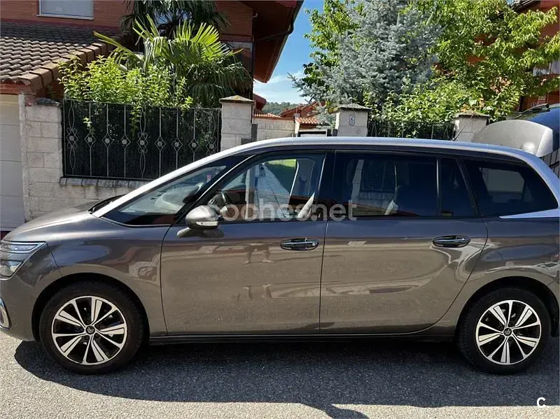 Usado Citroën Grand C4 Picasso PureTech 130 CV (95 kW) 2016 Marrón Monovolumen