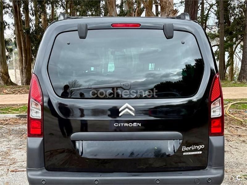 Usado Citroën Berlingo Feel 120 CV (88 kW) 2016 Negro Monovolumen