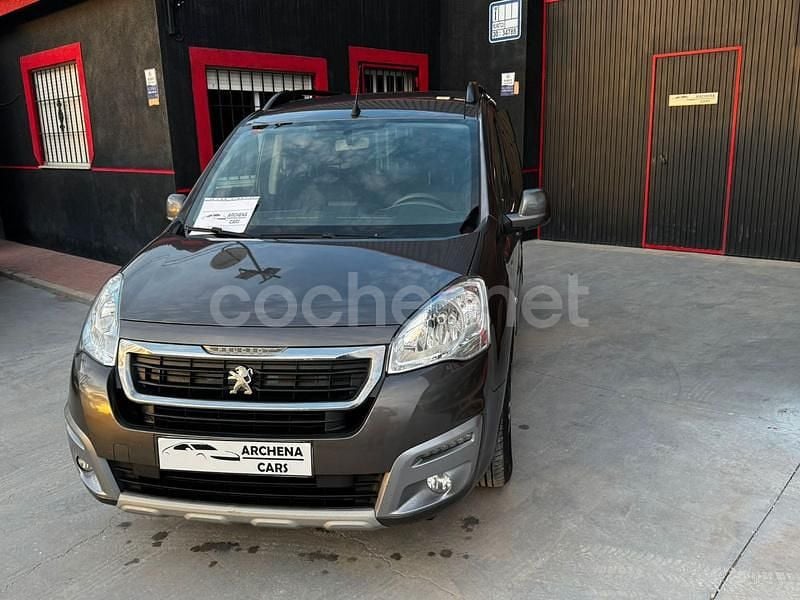 Usado Peugeot Rifter Active 100 CV (73 kW) 2018 Marrón Monovolumen